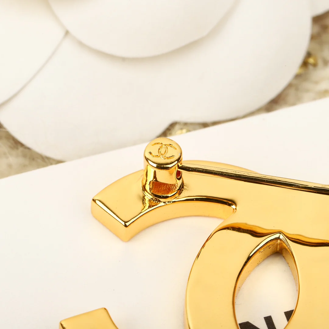 Брошь Chanel 154