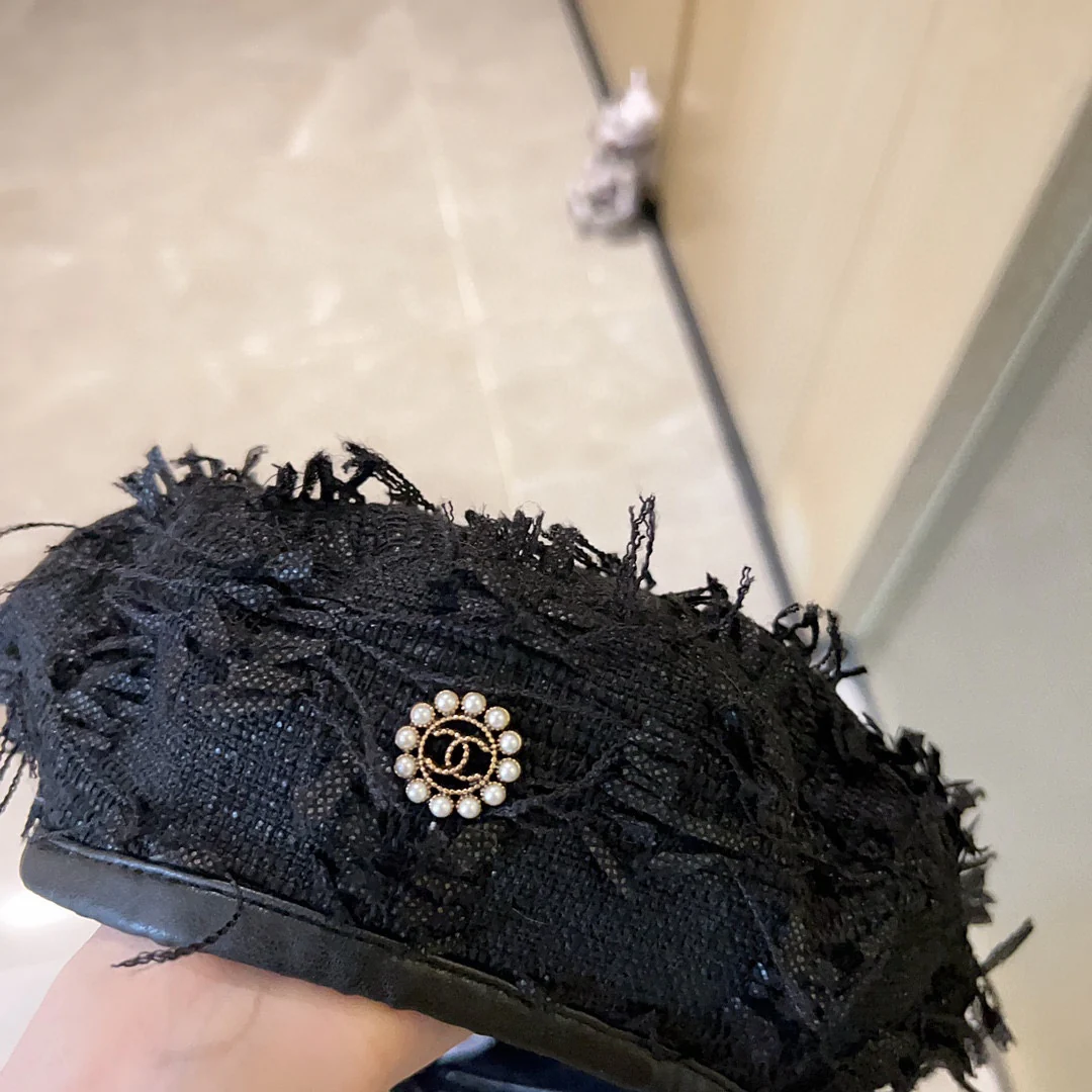 Берет Chanel 2023 в новом стиле с бахромой