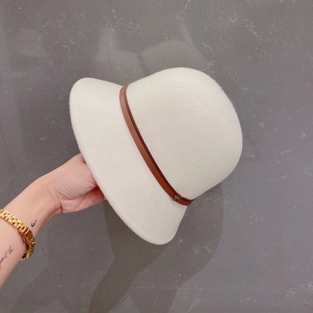 Chanel - Шерстяная шляпа - Белая