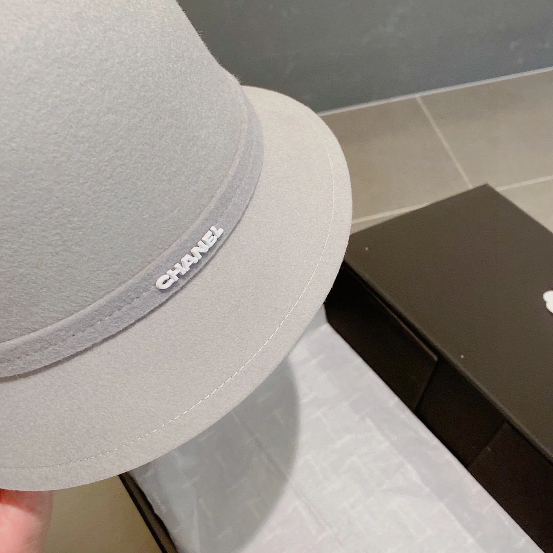 Chanel - Шерстяная шляпа - Серая