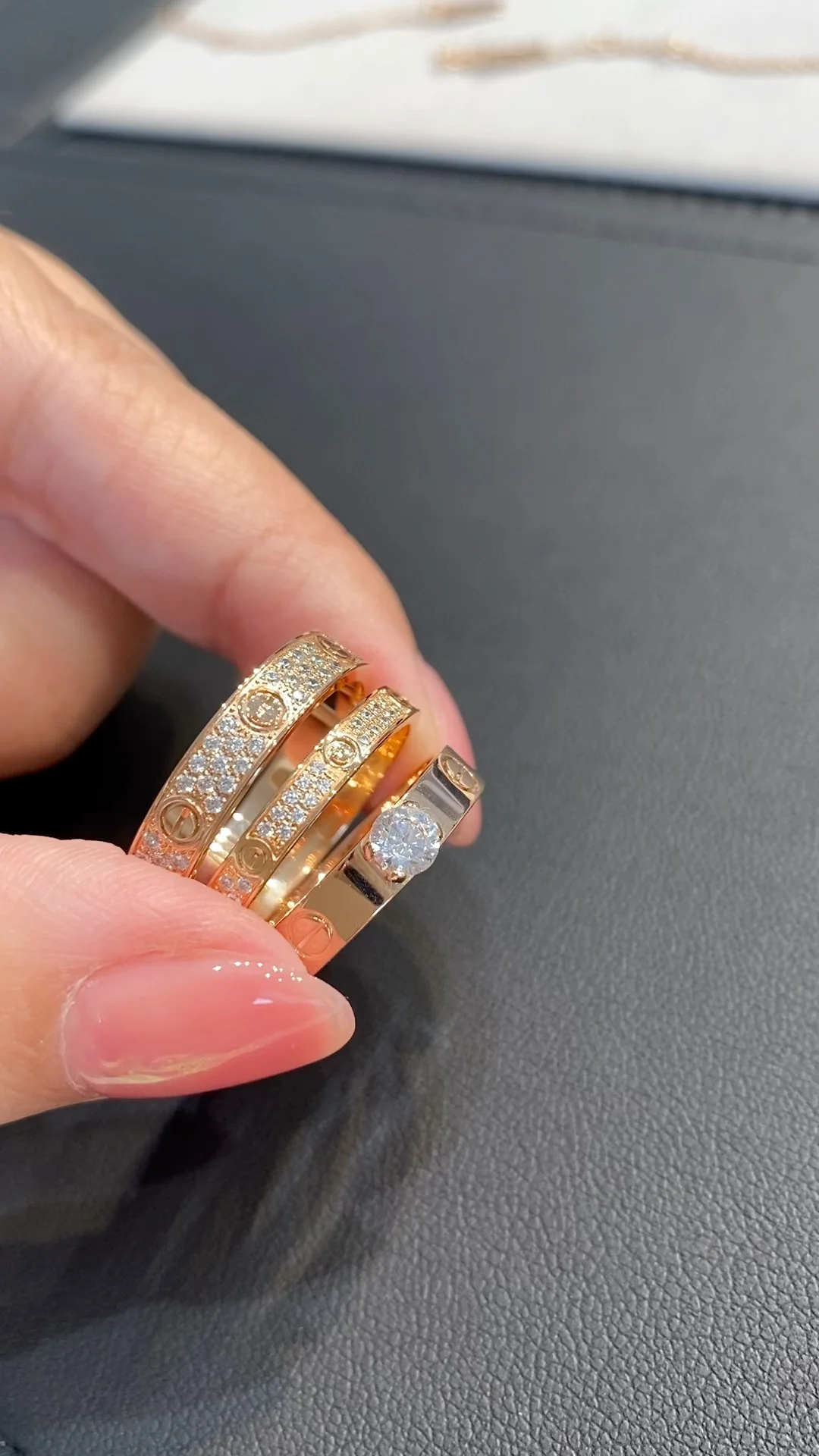 Кольцо Cartier Love Solitaire — розовое и белое золото