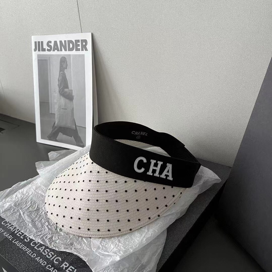 Солнцезащитная шляпа Chanel - Открытая вдова