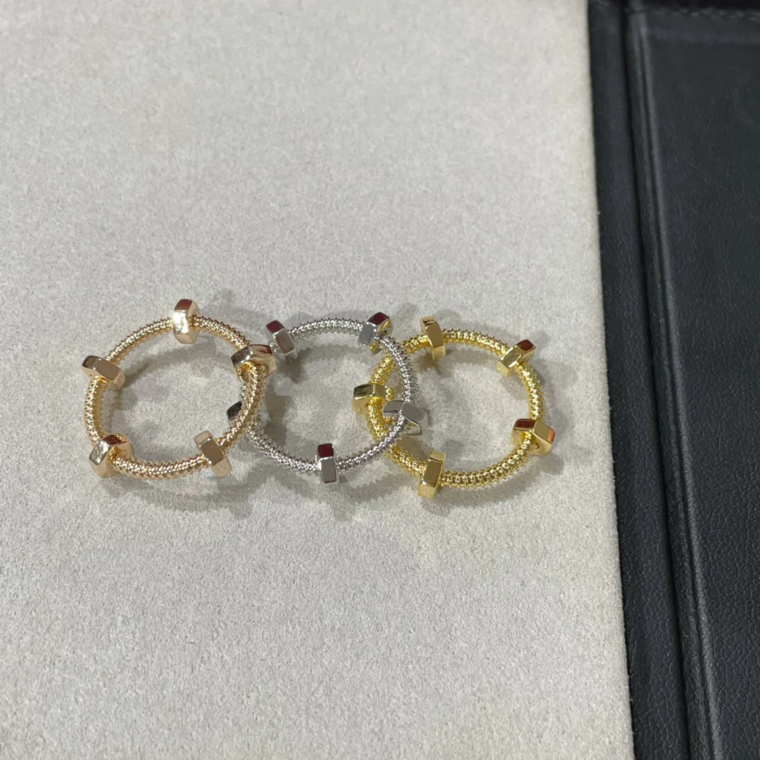 Кольцо Cartier 010