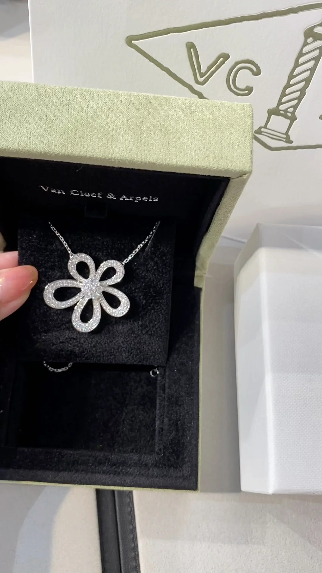 Van Ville - Колье 013