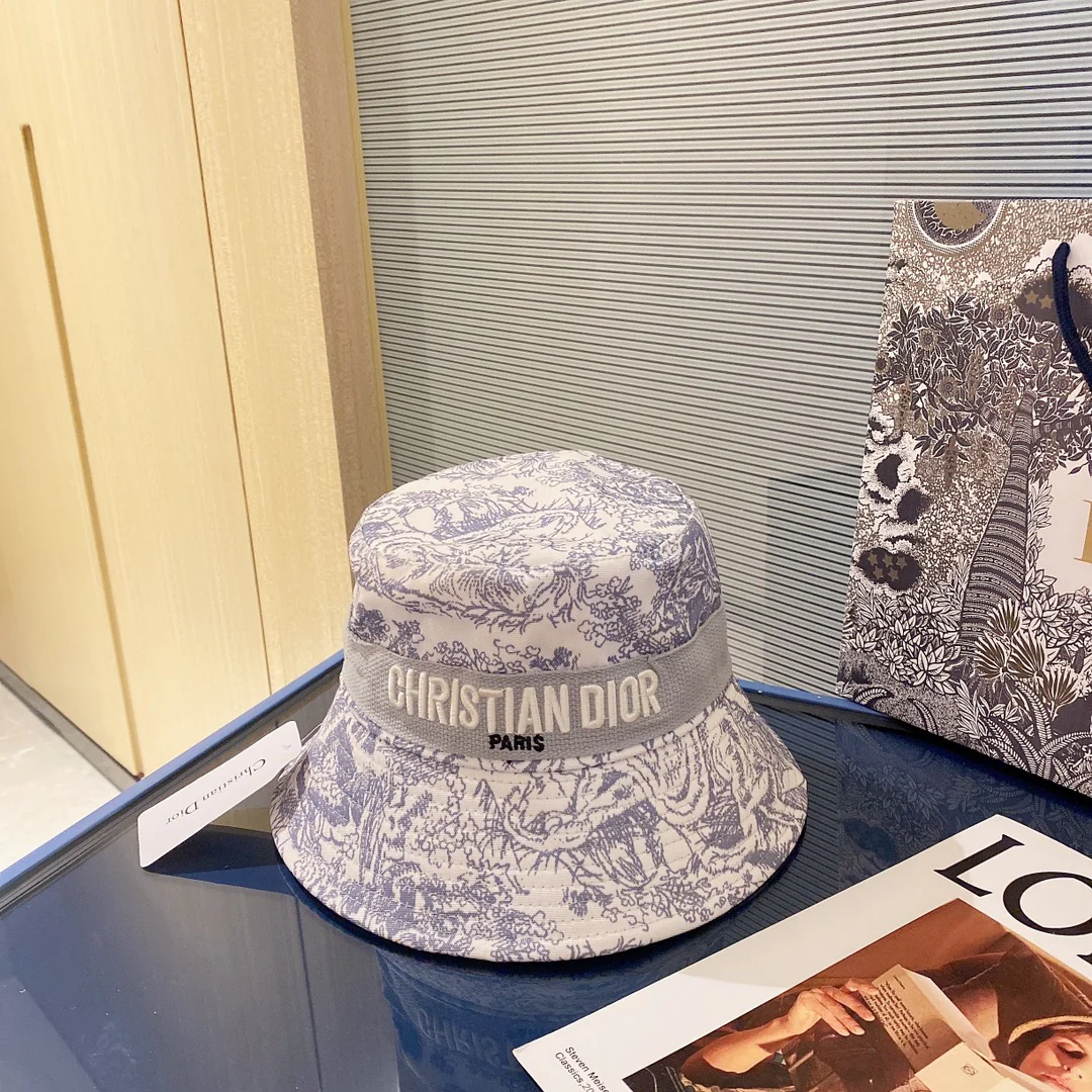 Вышитая рыбацкая шляпа Dior в стиле 