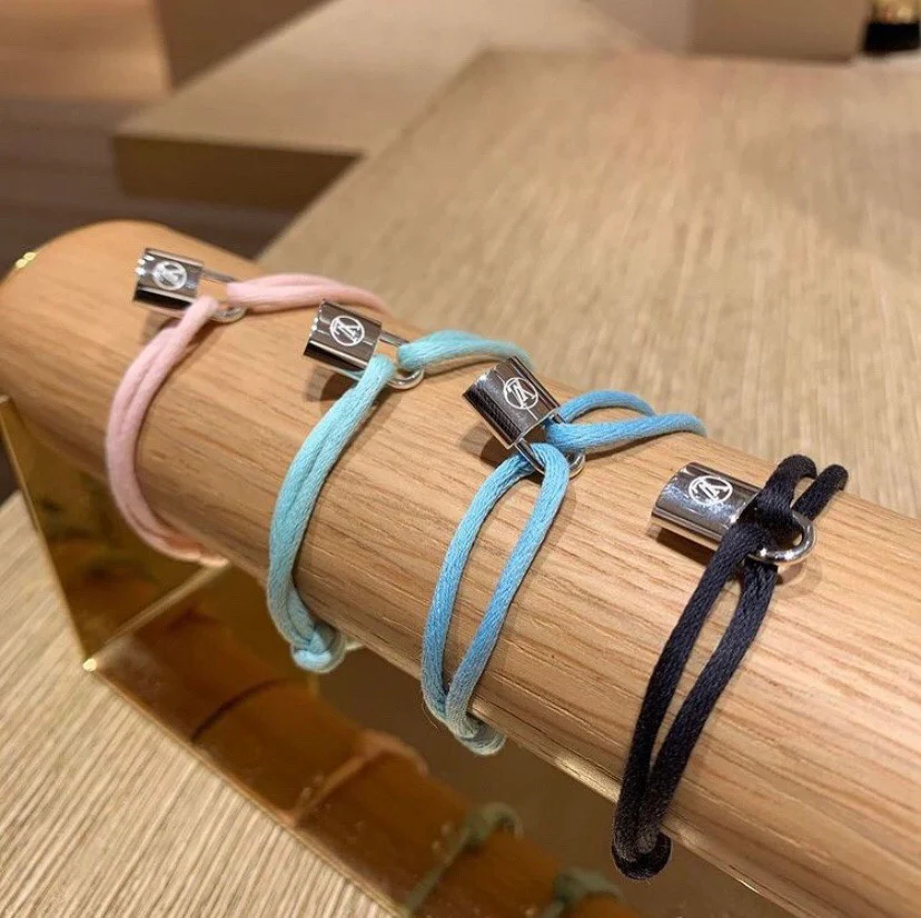 Браслет LV - 17