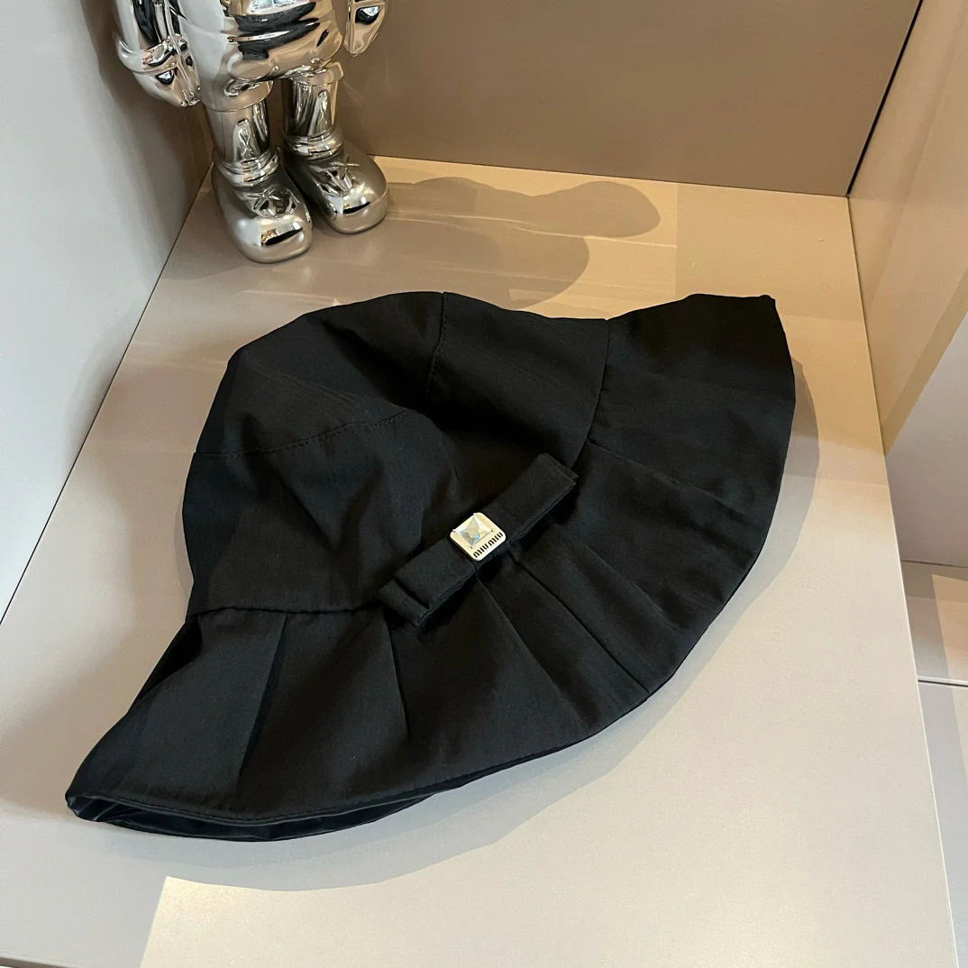 Солнцезащитная шляпа Miu Miu - черная