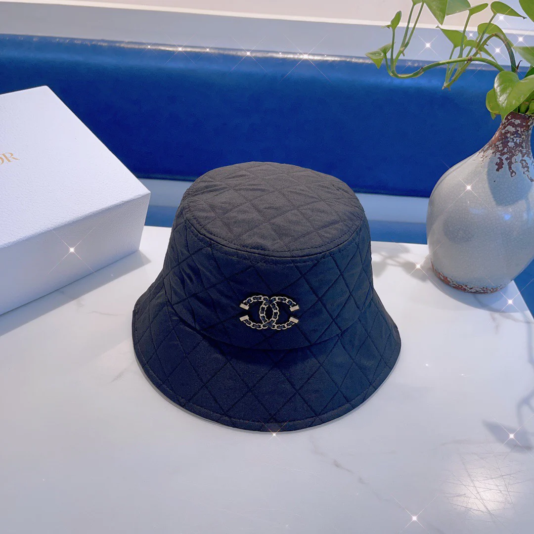 Chanel - Рыбацкая шляпа с ромбовидным узором