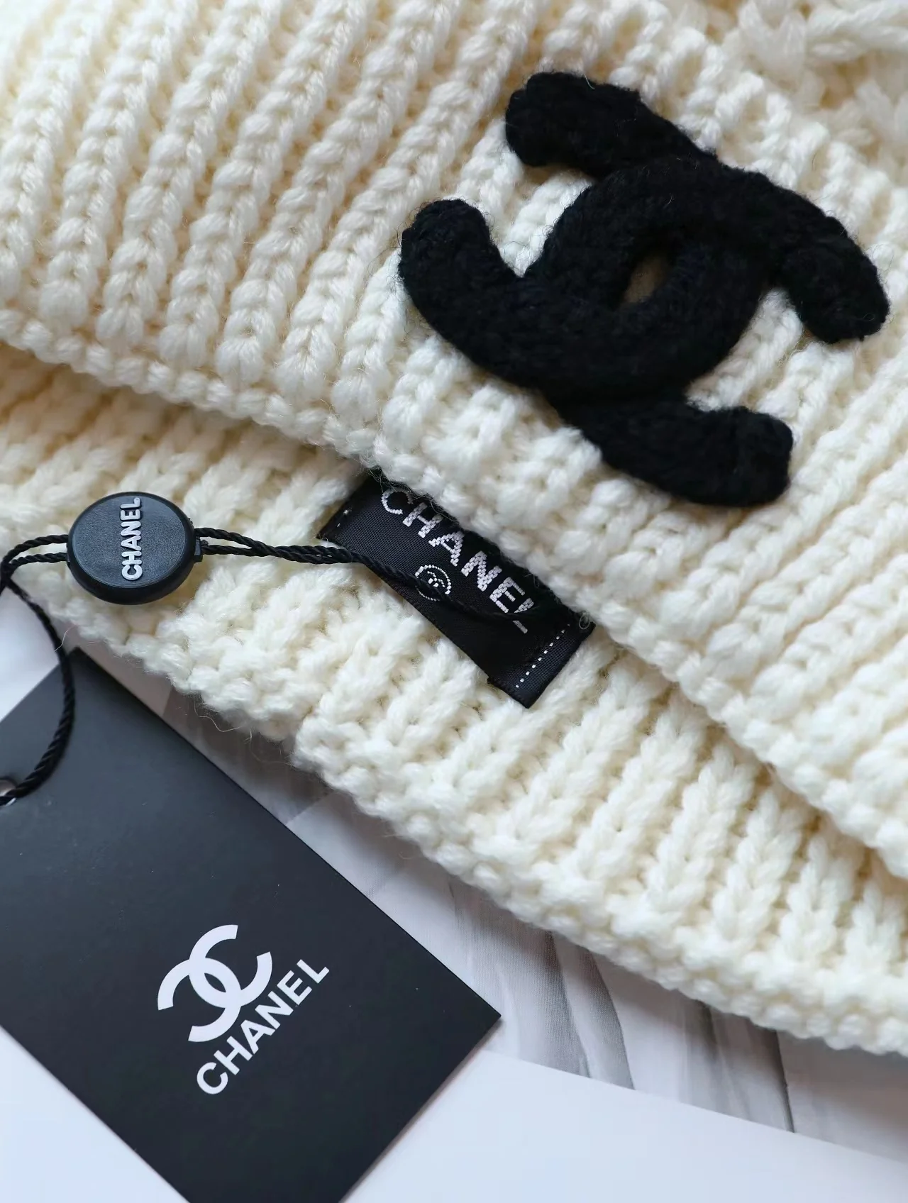 Chanel - Новая вязаная шапка с рисунком ананаса - Белая