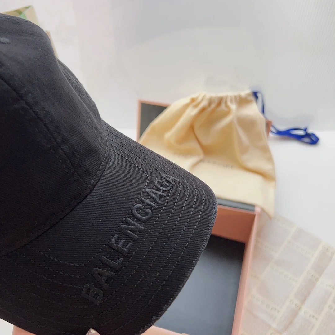 Бейсболка Balenciaga