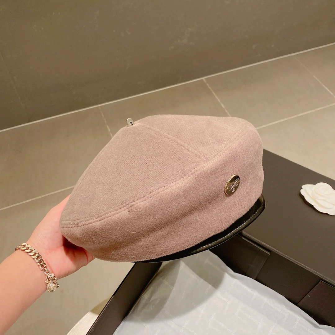 Шерстяной берет Prada - абрикосовый