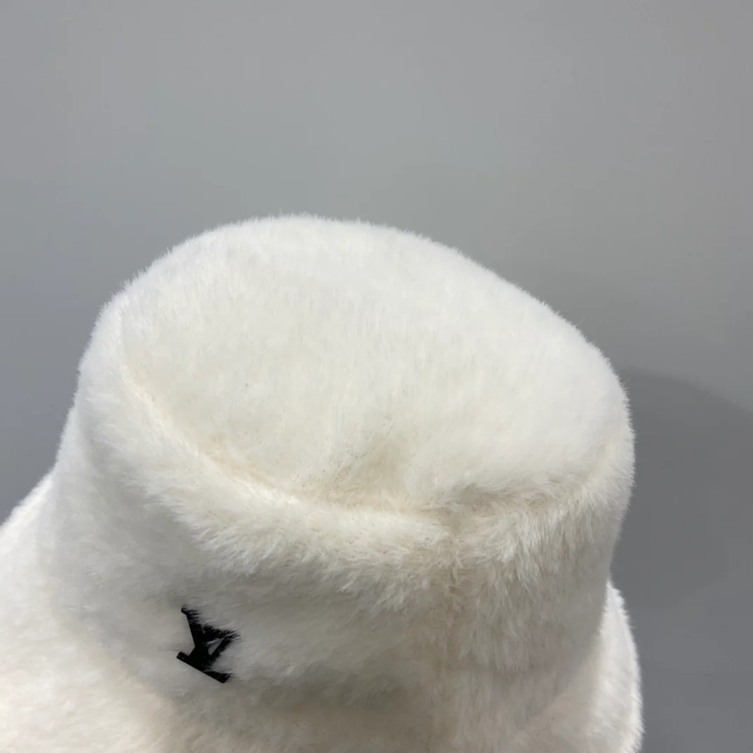 LV - Рыбацкая шапка из норки - Белая