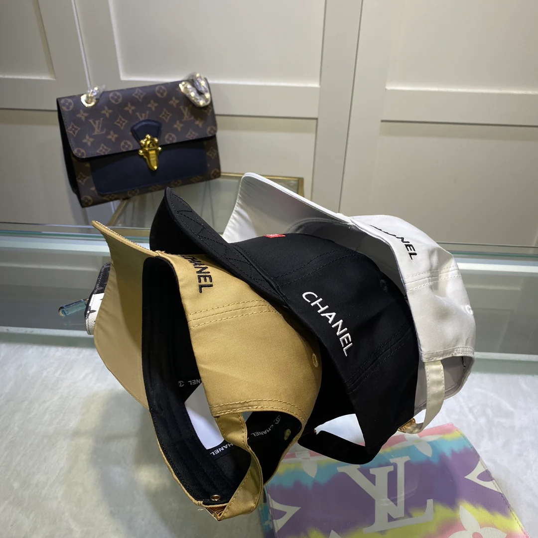 Новинка 2022 года от Chanel - кепка-?утиный клюв? - 3