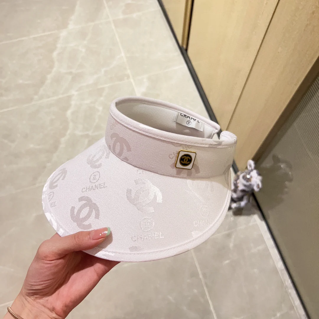 Новинка Chanel весна/лето 2023 - Открытый жилет - Солнцезащитная шляпа - Белый