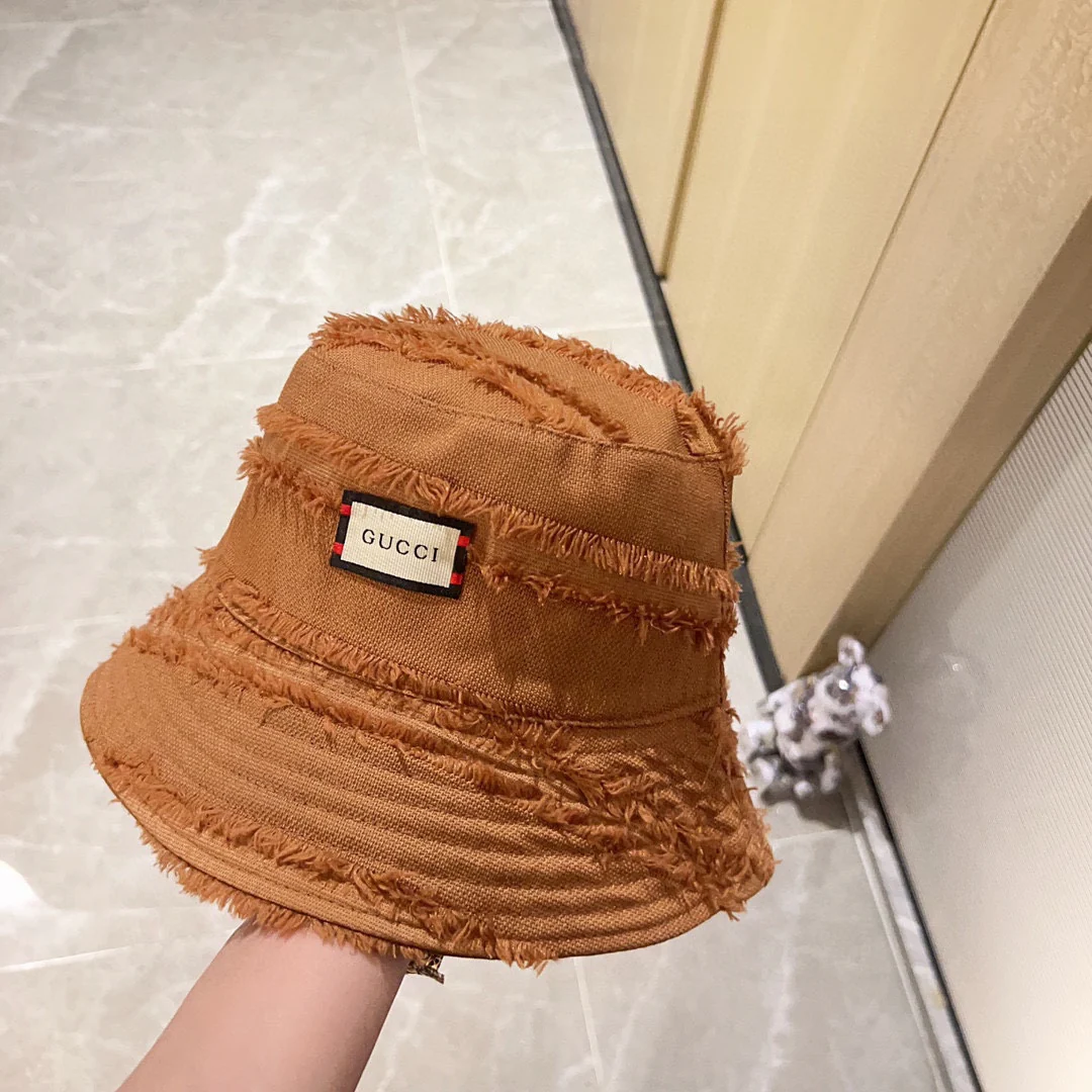 Новая двусторонняя панама Gucci 2023 года — цвет хаки.