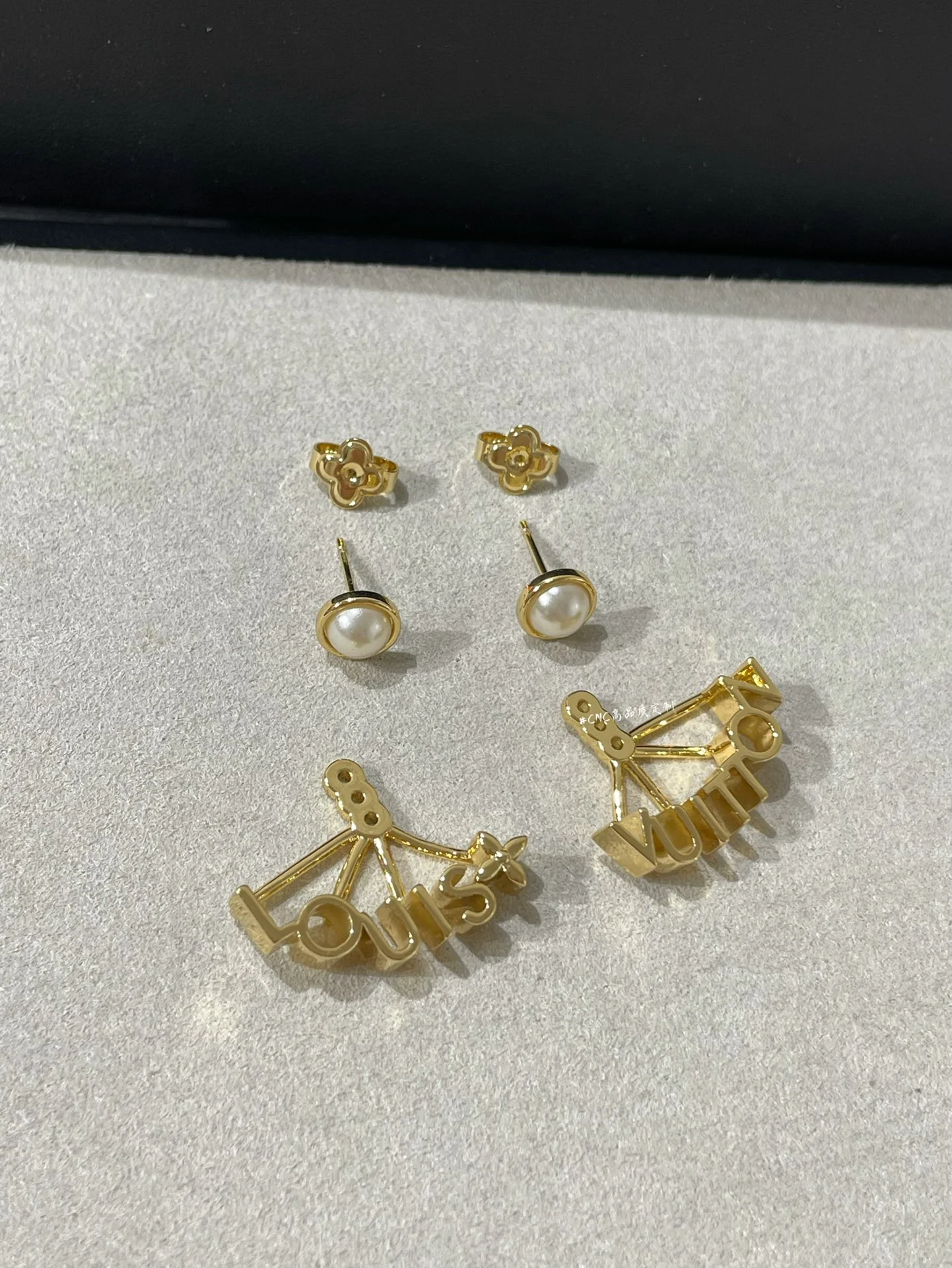 LV - Серьги 037