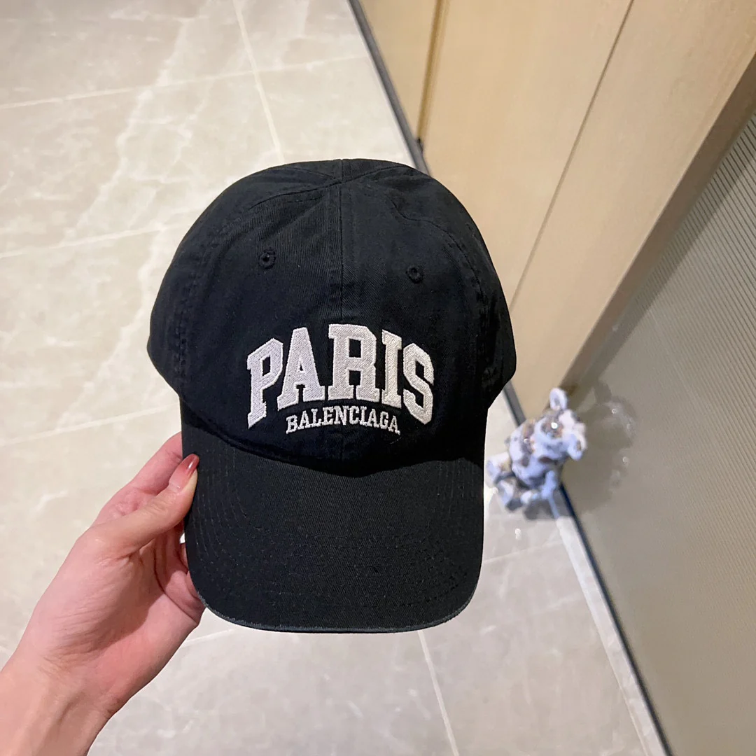 Бейсболка Balenciaga Весна/Лето 2023