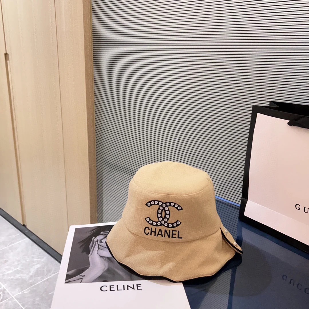 Новинка сезона весна/лето 2023 от Chanel - Рыбацкая шляпа из пузырчатой ??ткани