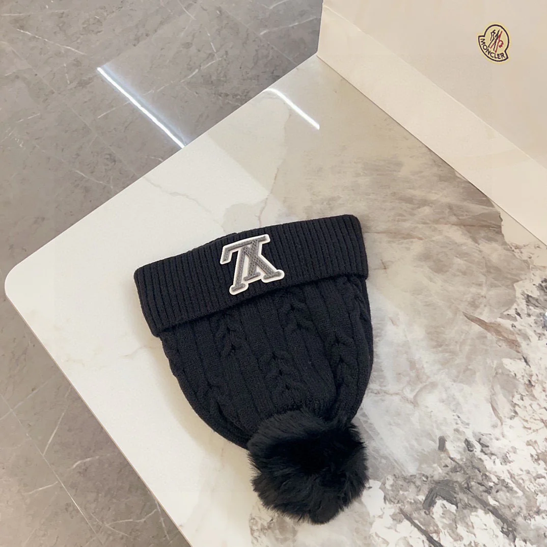 Вязаная шапка LV Cable Knit Hat - черная
