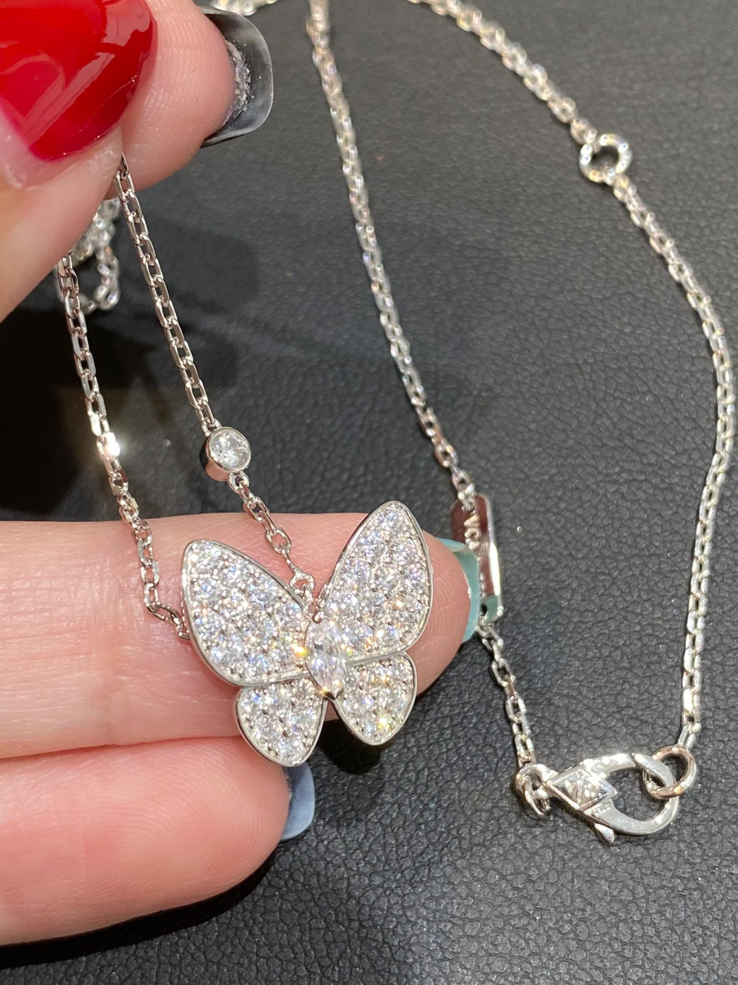 Van Vuitton - Колье 040