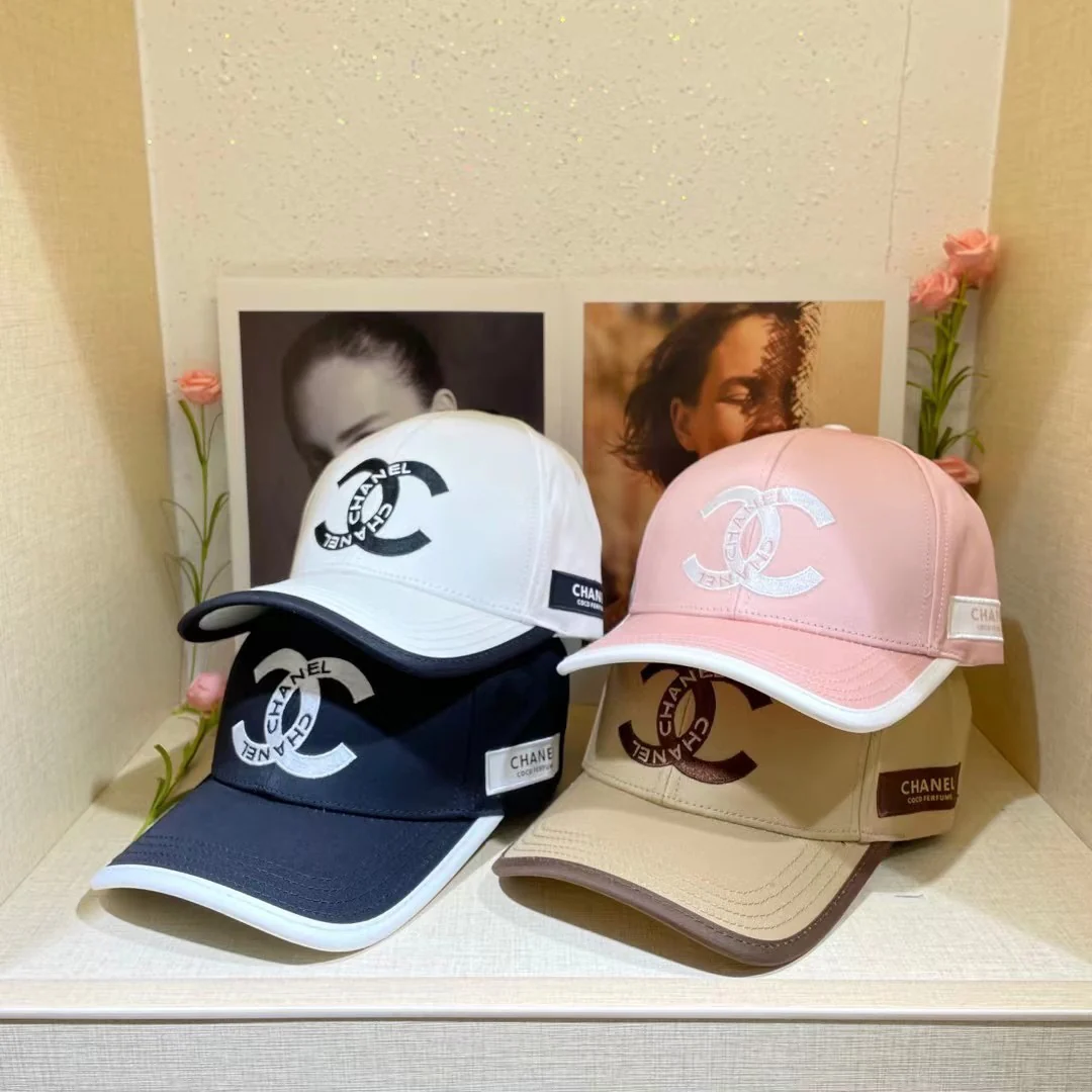 Коллекция Chanel Весна 2022 - Кепка-?утиный клюв?