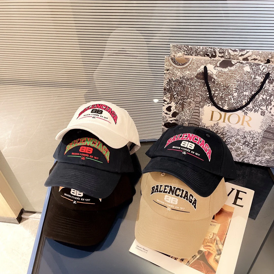 Новинка Balenciaga 2022 года - бейсболка (такая же, как в бутиках)