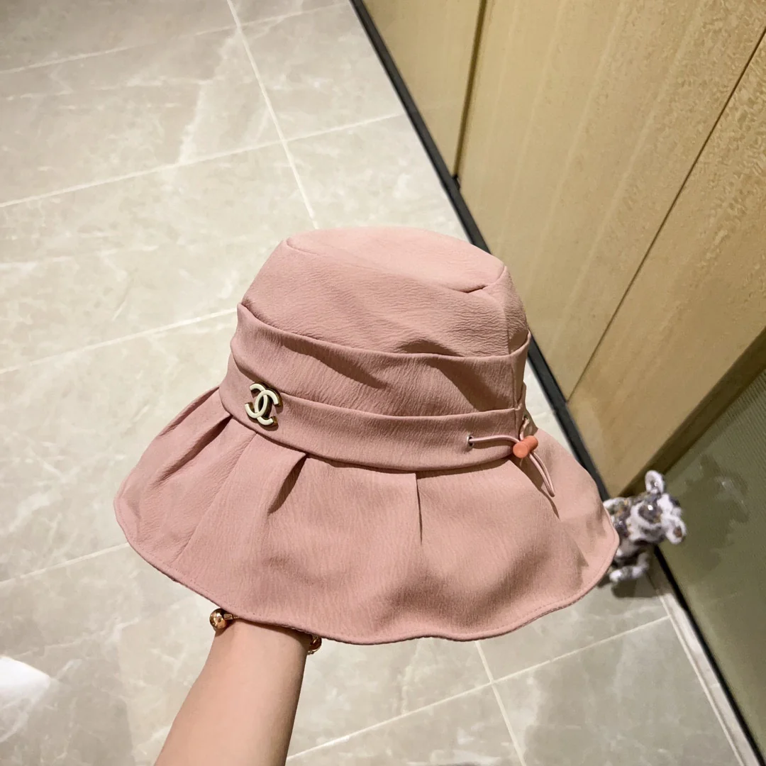 Новинка сезона весна/лето 2023 от Chanel - Рыбацкая шляпа - На шнурке - Розовая