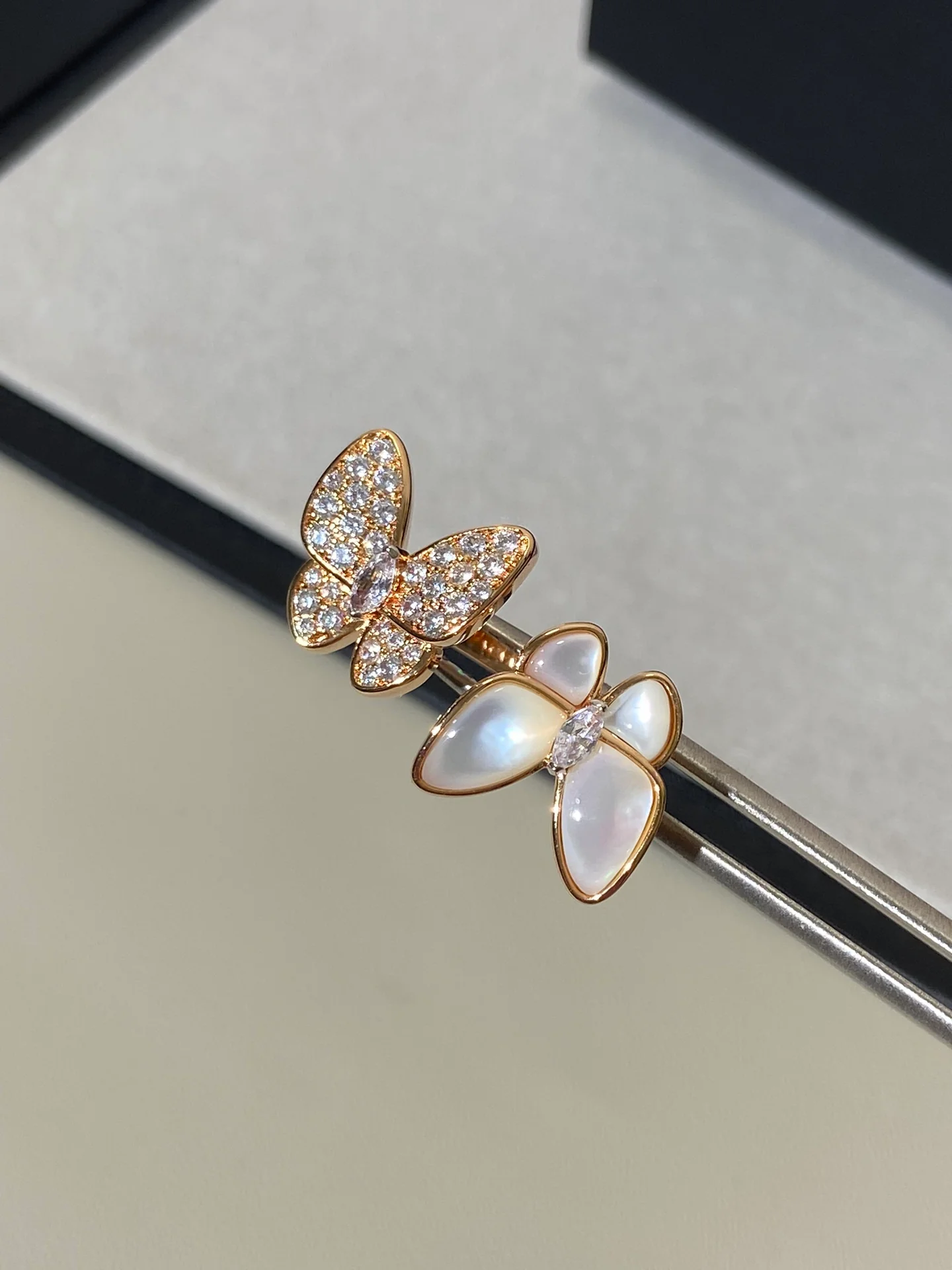 Ван Век - Кольцо 084