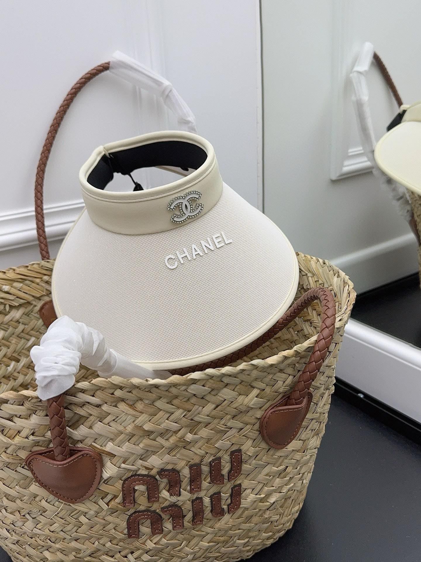 Chanel - Новая минималистичная и универсальная шляпа от солнца