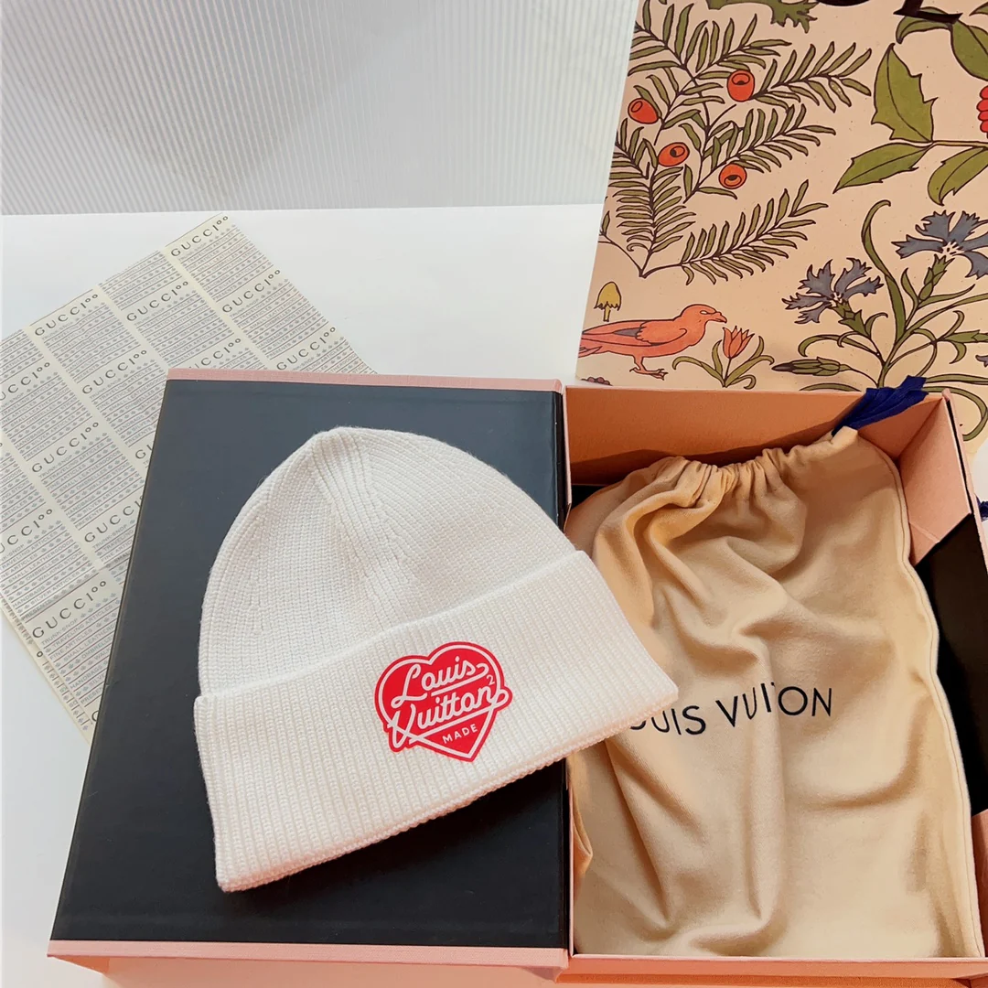 LV - Вязаная шапка-бини - Унисекс - Белая