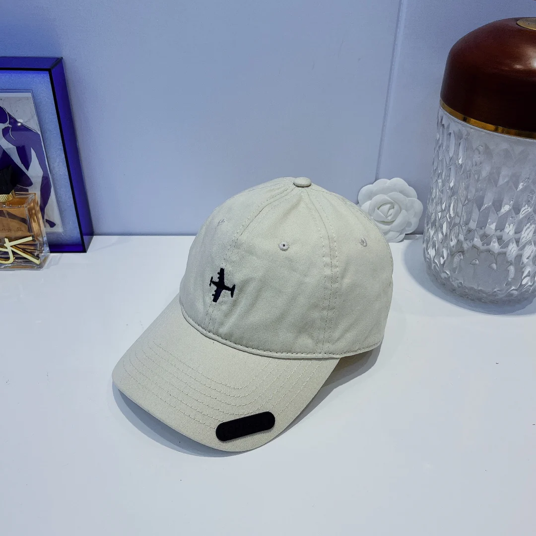 Новинка 2022 года от Chanel - кепка-?утиный клюв? - 6