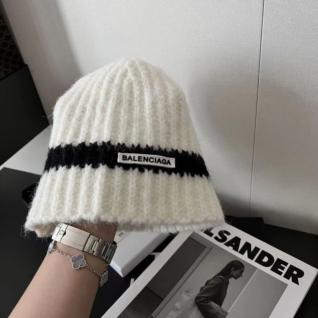 Balenciaga - Шерстяная вязаная рыбацкая шапка