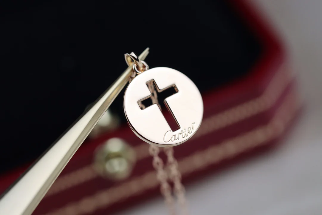 Двустороннее колье с крестом Картера