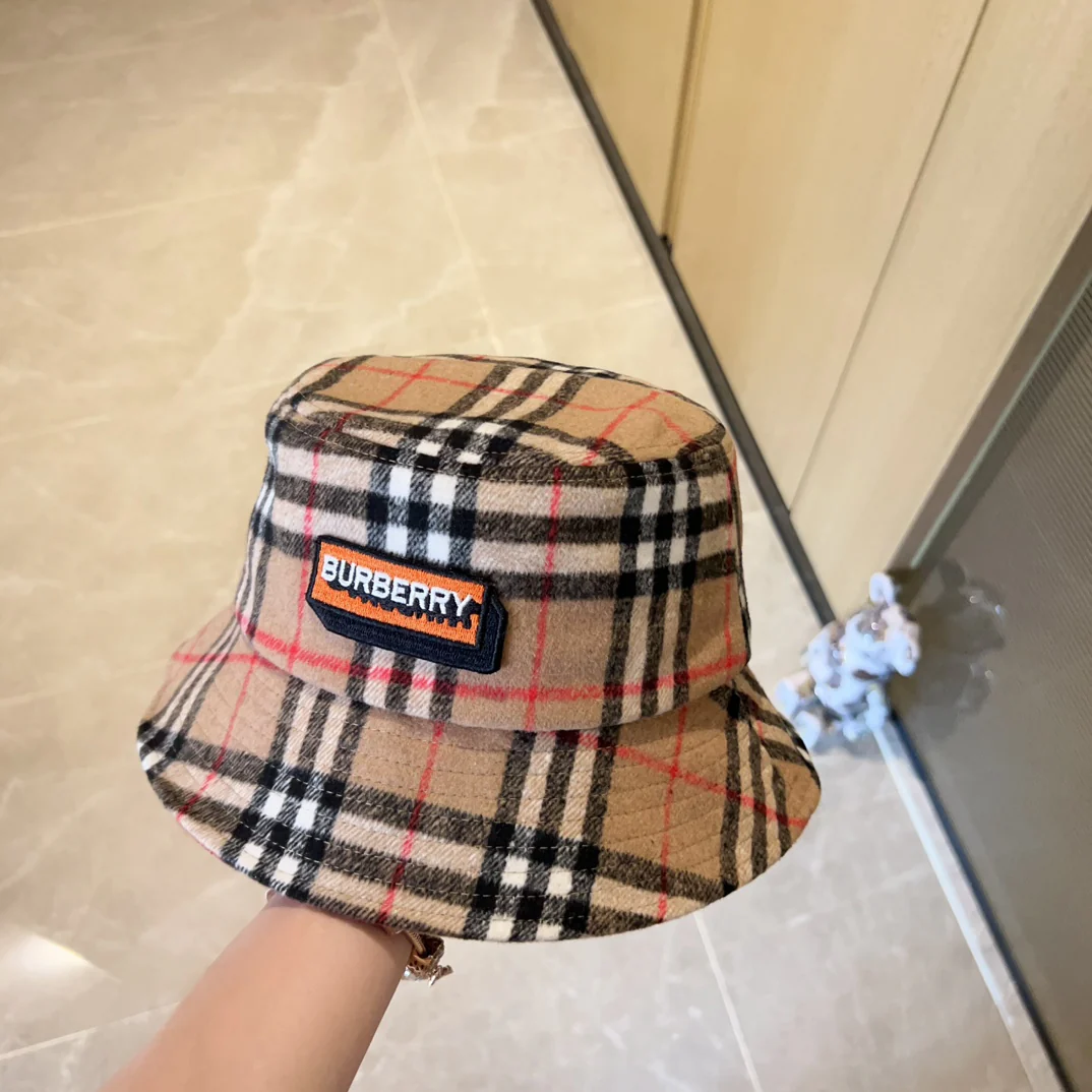 Новая кашемировая панама в клетку от Burberry, 2023 год, оранжевая.