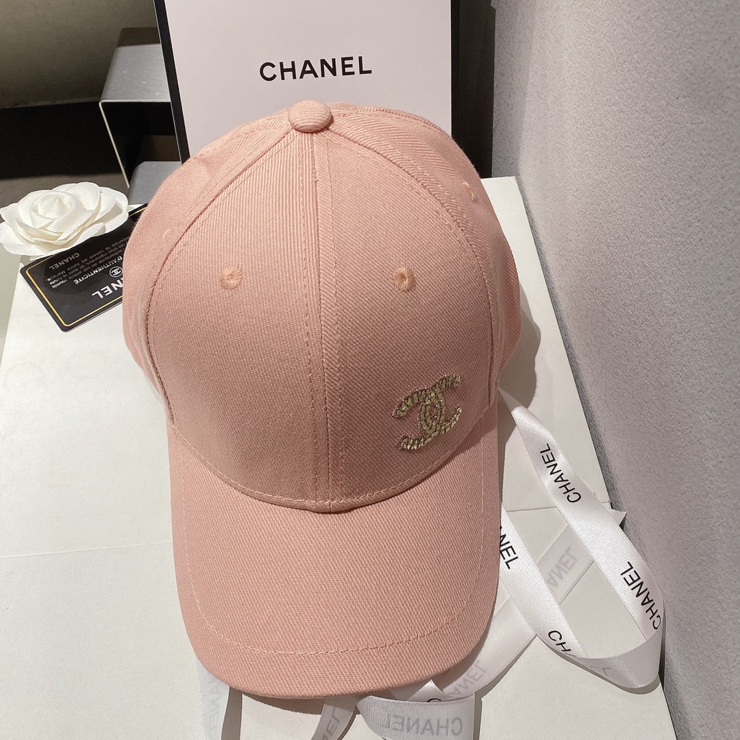 Chanel - Розовая бейсболка