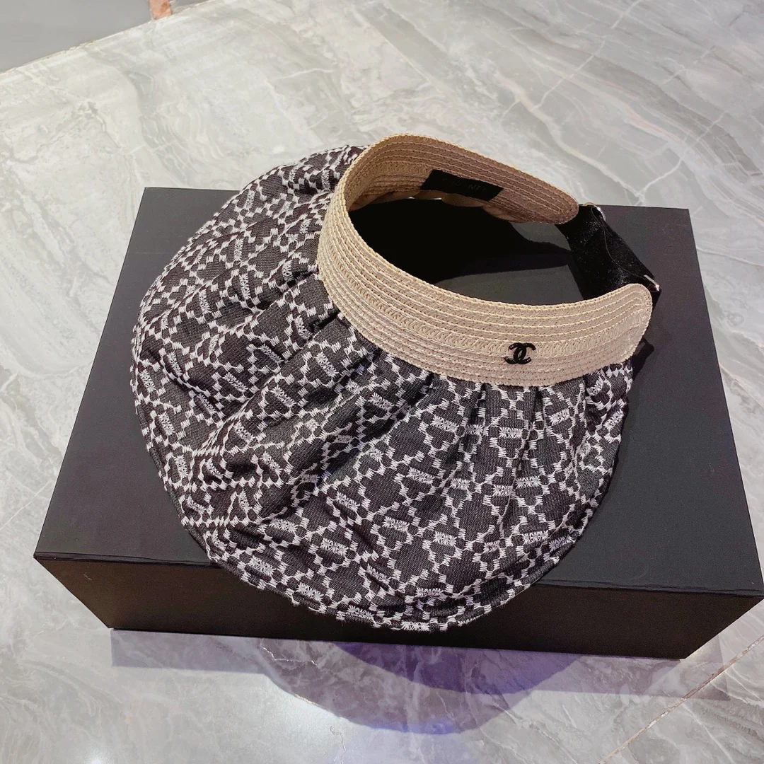 Chanel - Солнцезащитная шляпа из джинсовой ткани