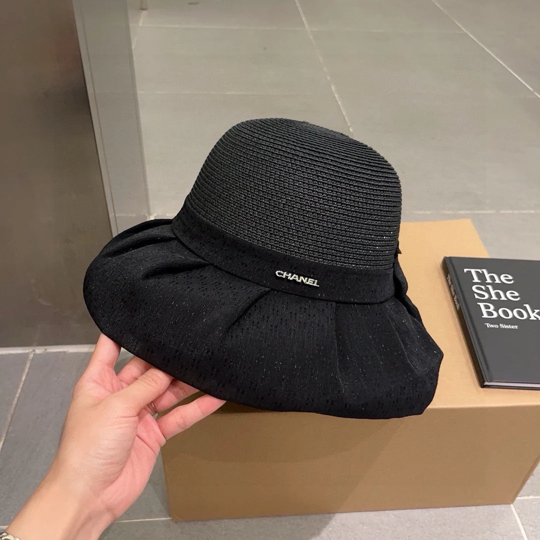 Плиссированная шляпа из органзы Chanel - черная