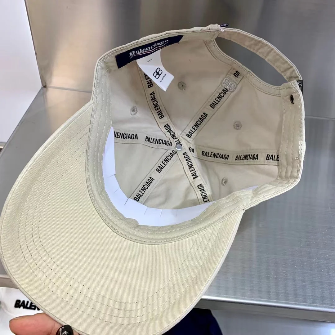 Бейсболка Balenciaga с вышивкой - 3