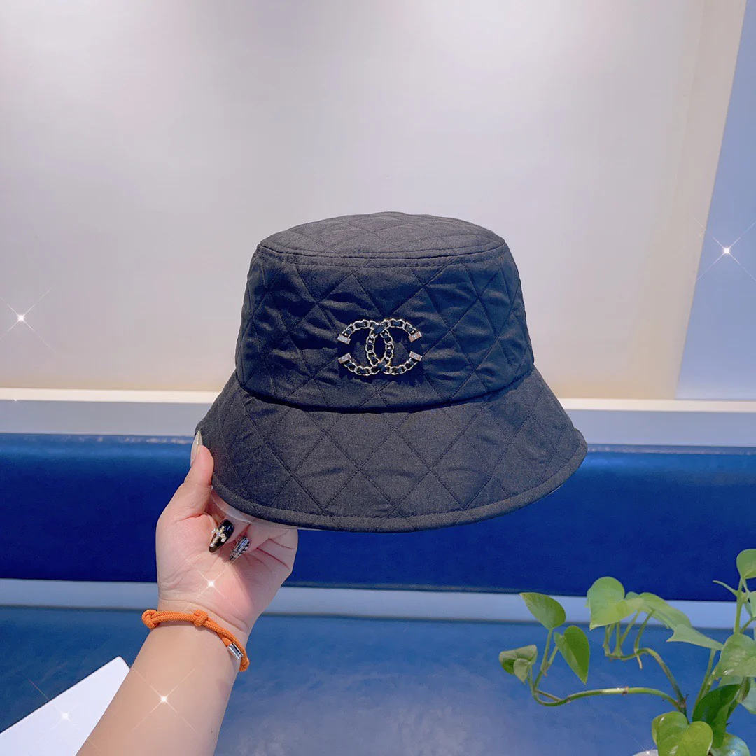 Chanel - Рыбацкая шляпа с ромбовидным узором