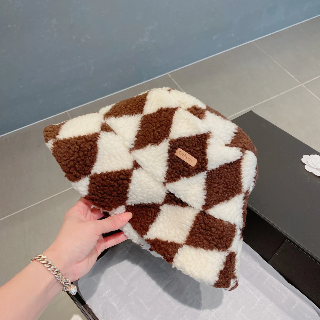 Burberry - Рыбацкая шляпа из овчины