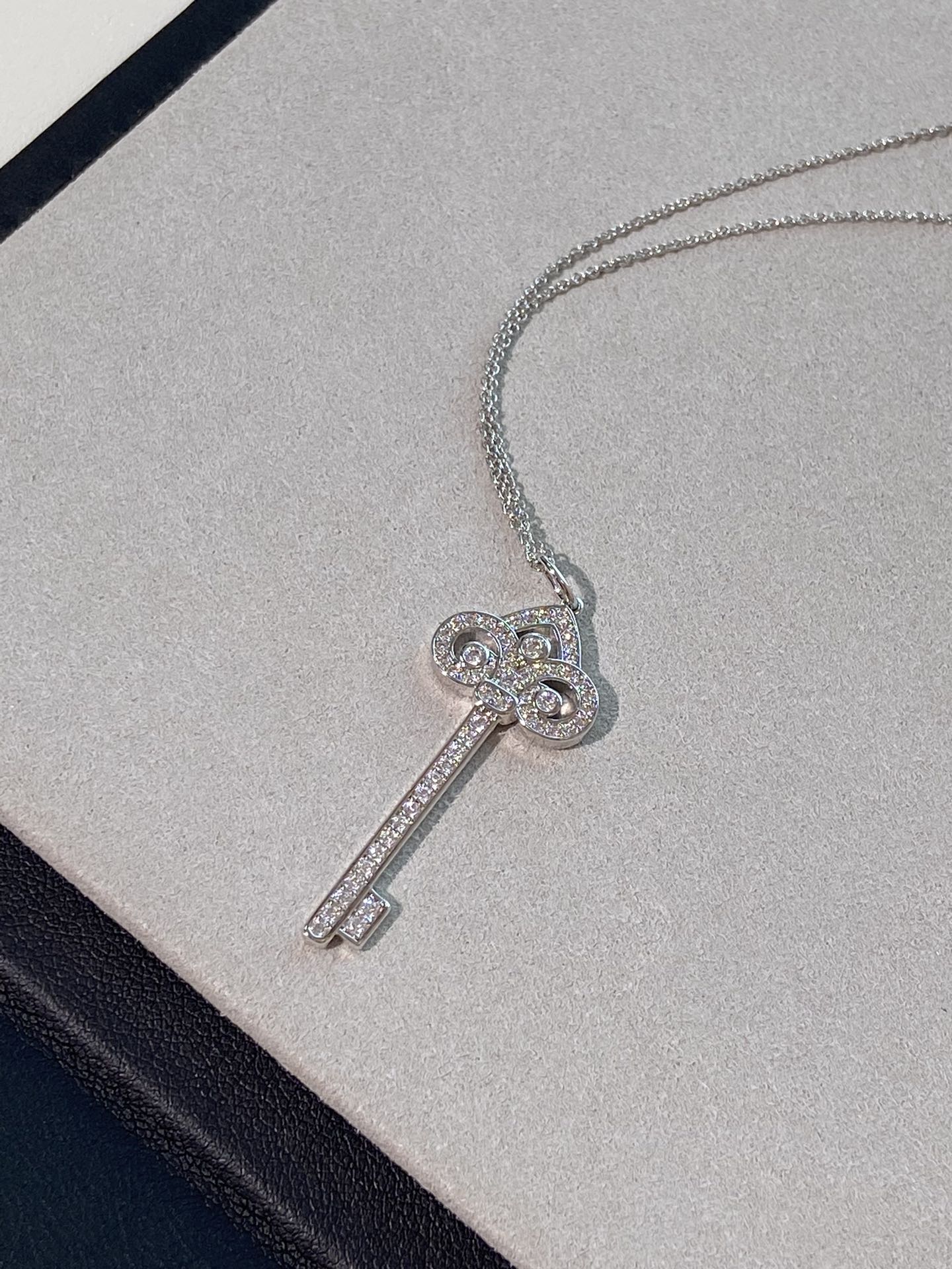 Колье Tiffany 064