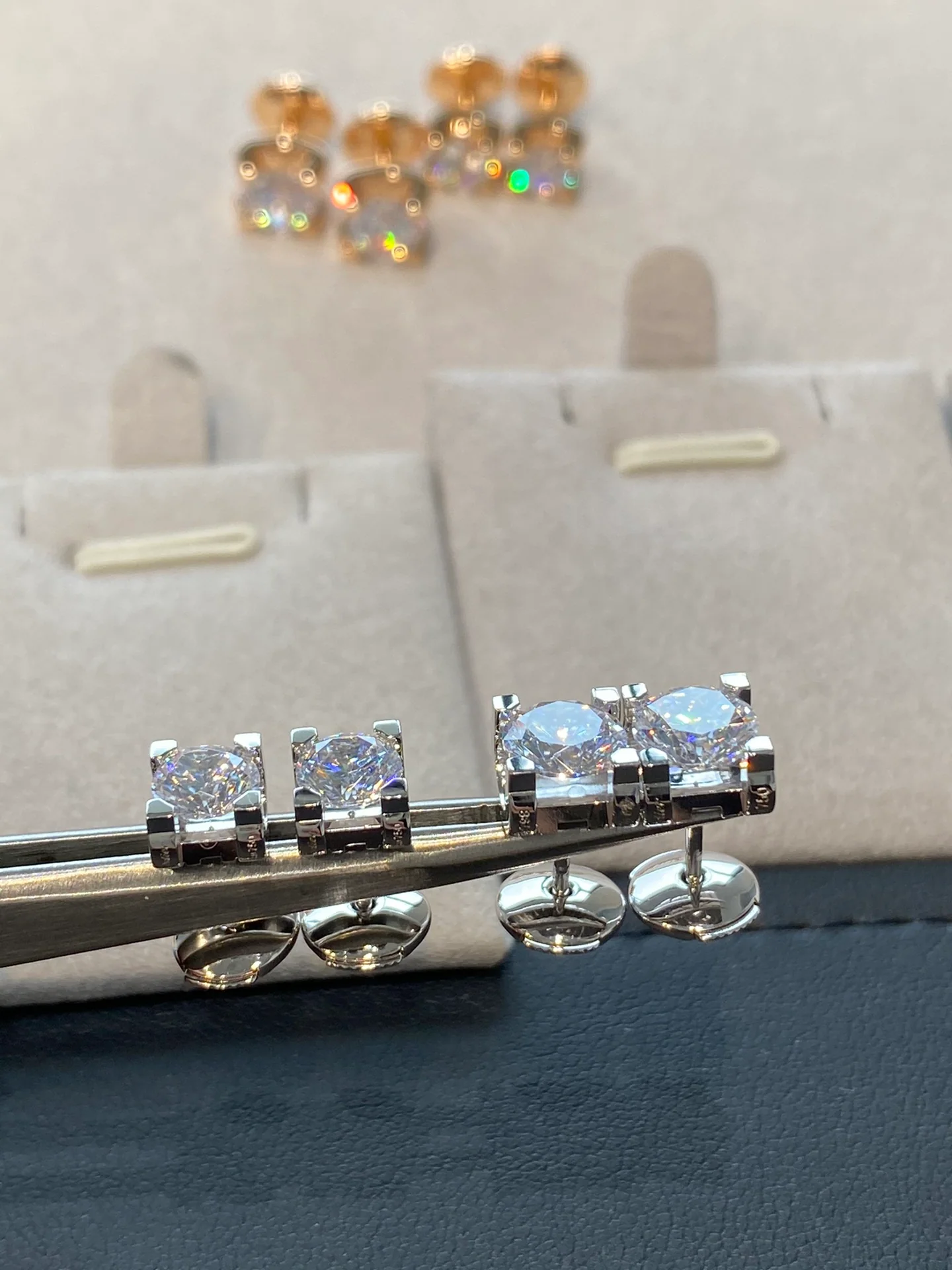 Серьги Cartier 020