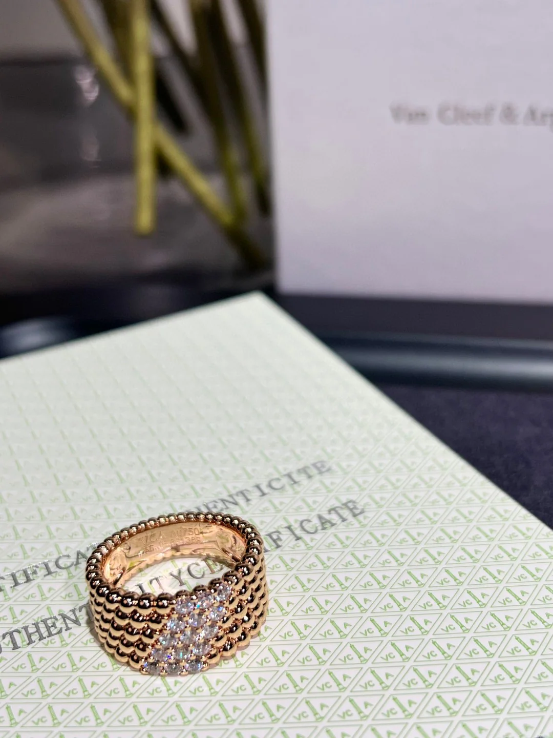 Ван Век - Кольцо 027