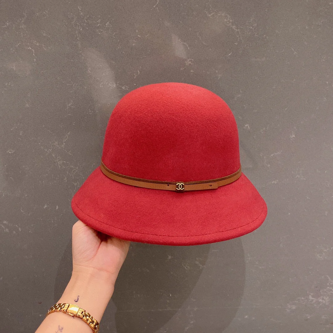 Chanel - Шерстяная шляпа - Красная