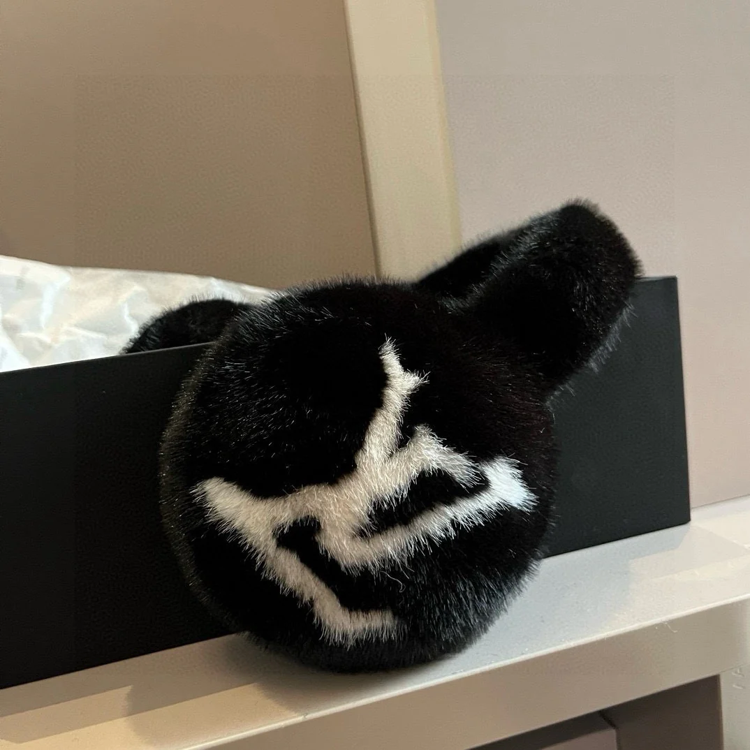 LV - Меховые наушники - Черные