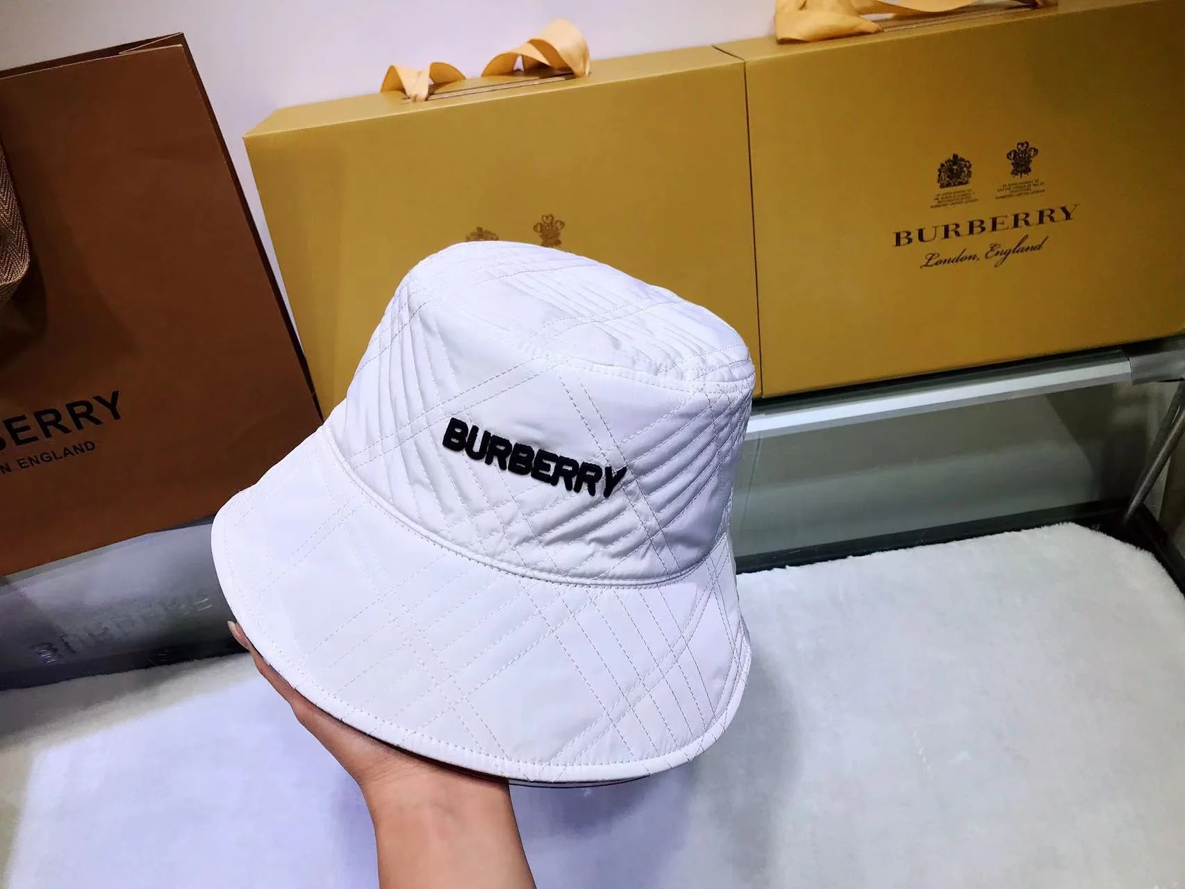 Двусторонняя панама Burberry
