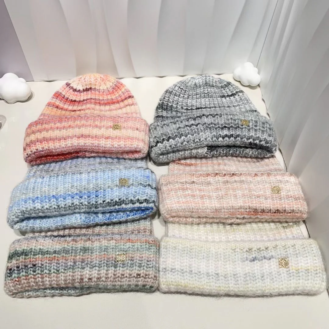 LOEWE - Простая вязаная шапка крупной вязки