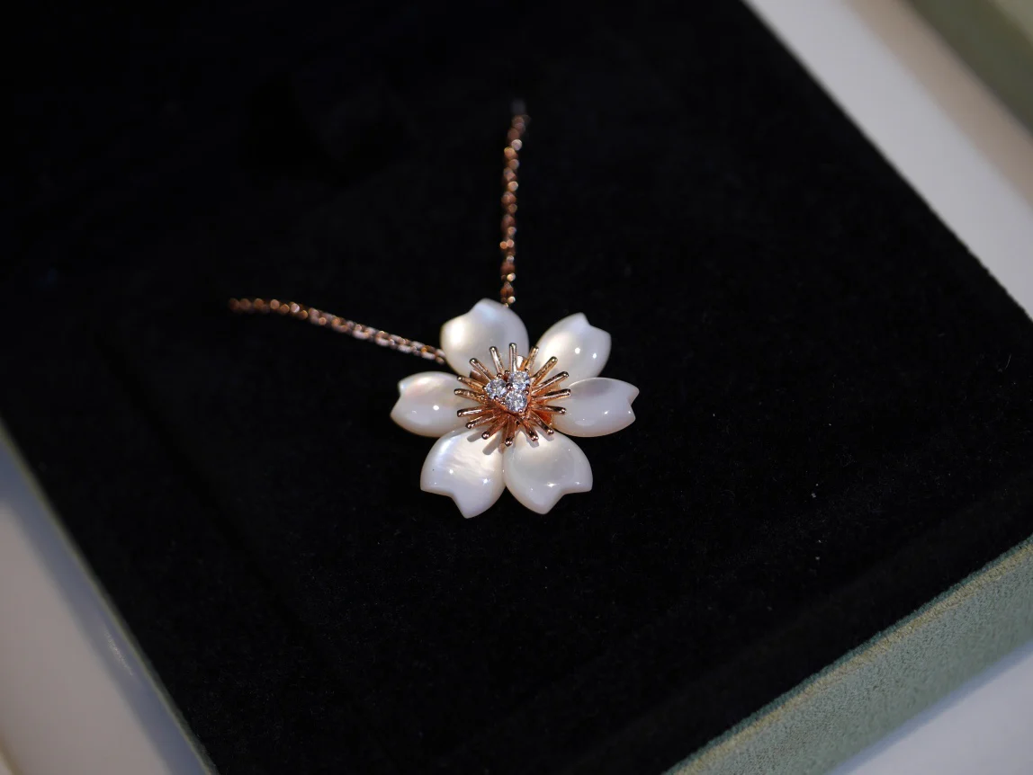 Van Vuitton - Колье 138