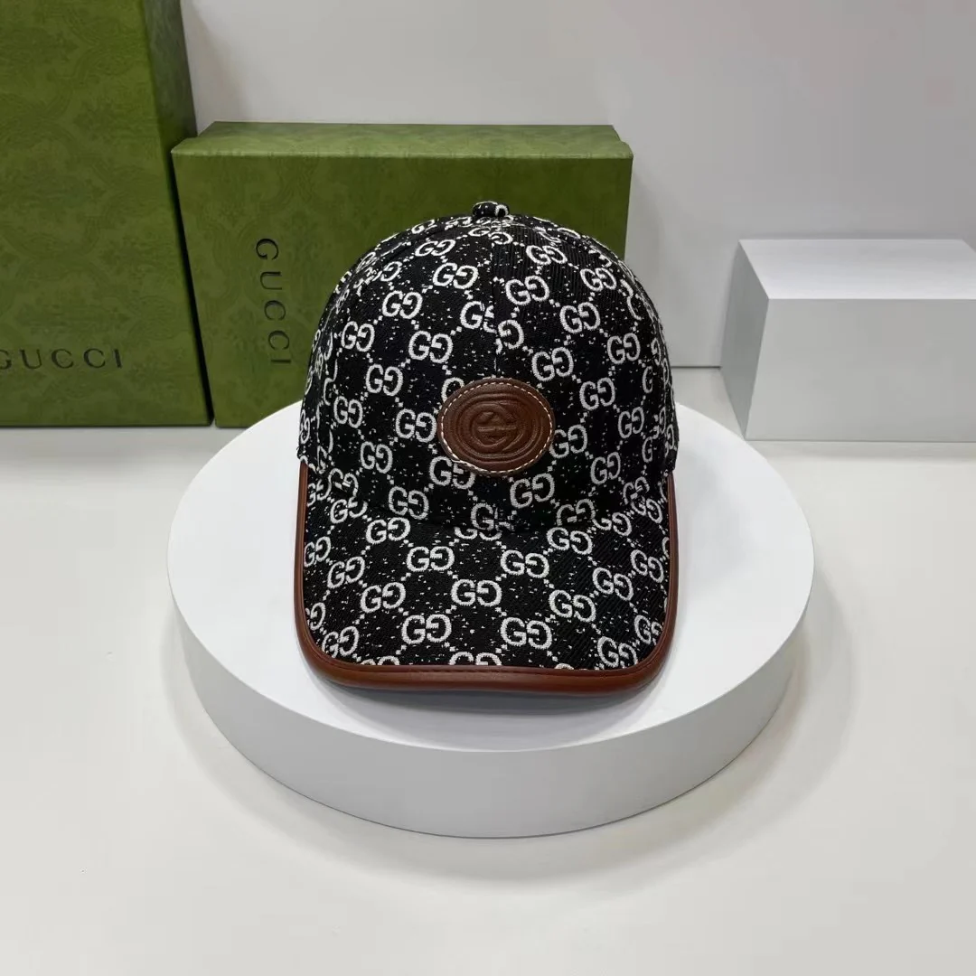 Бейсболка Gucci Classic Monogram