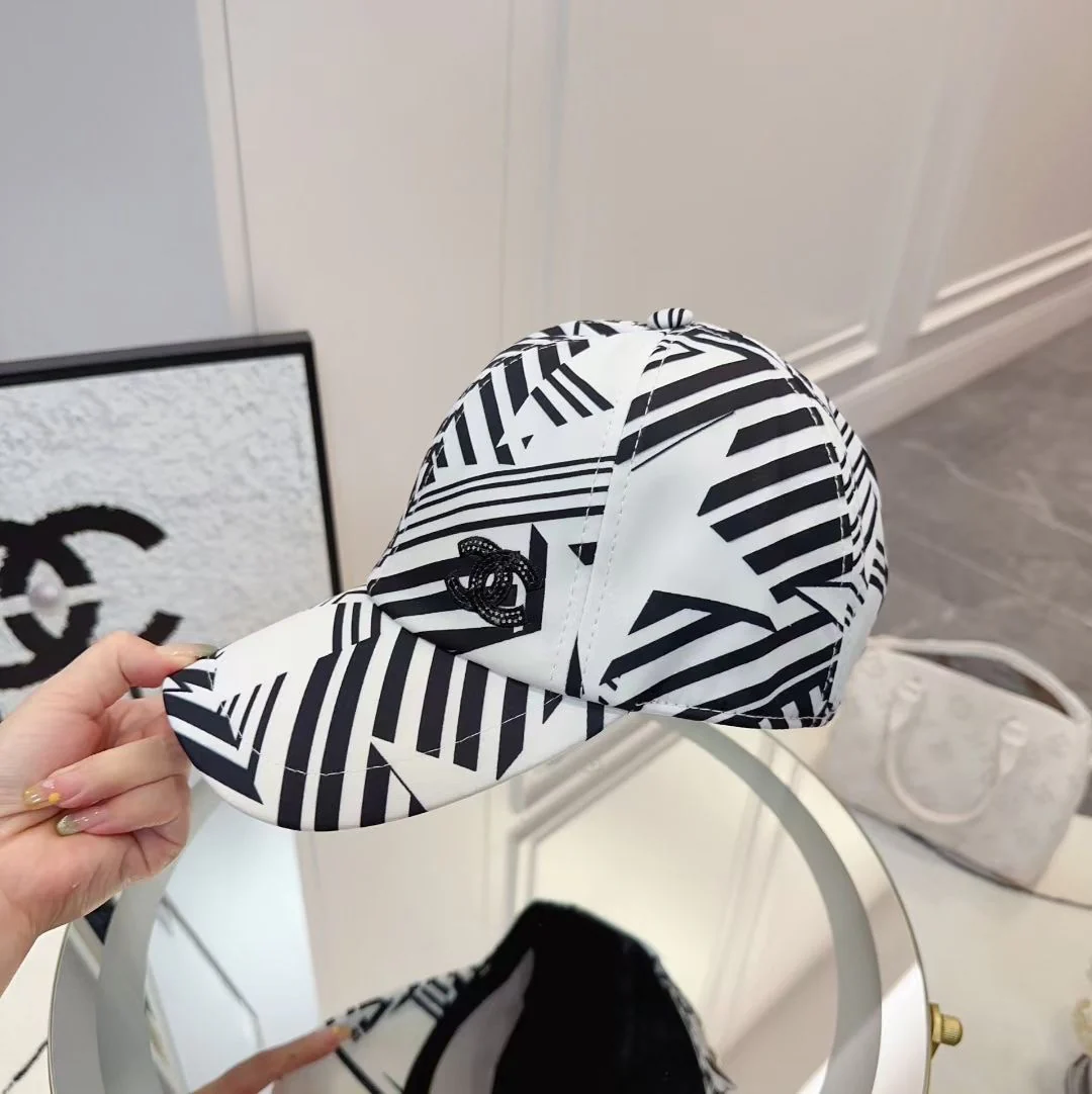 Бейсболка Chanel — Новейшая коллекция, пользующаяся огромным спросом — Белая